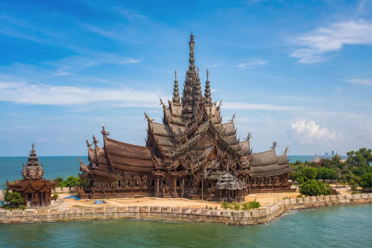Read more about the article Sanctuary of Truth Pattaya Ticket Guide: Best Options for Every Budget