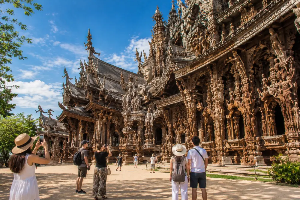 Which Time Is Better for First-Time Visitors?